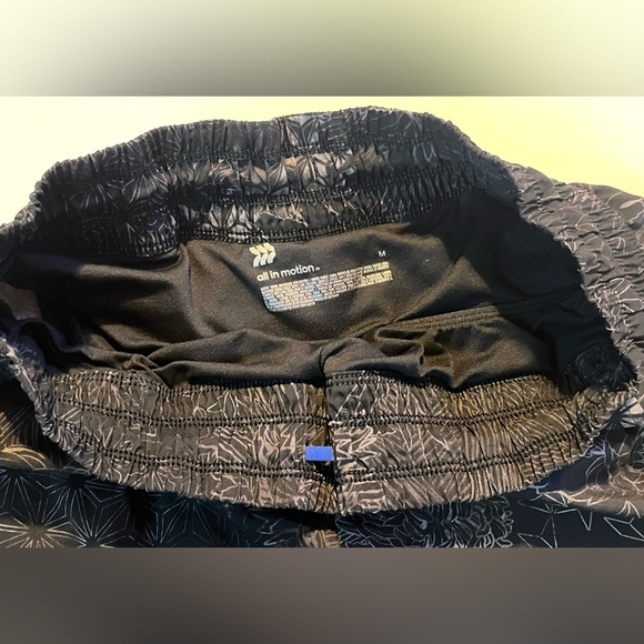 All In Motion Women's Black Patterned Running Shorts w Liner Size Medium - Picture 7 of 11